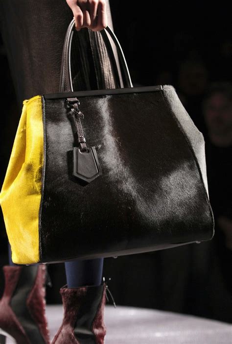 pañoleta fendi|fendi official website.